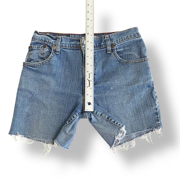Levi’s Vintage Cut Off Denim Shorts Womens Size 8 Blue Streetwear‎ Y2K - Picture 4 of 9
